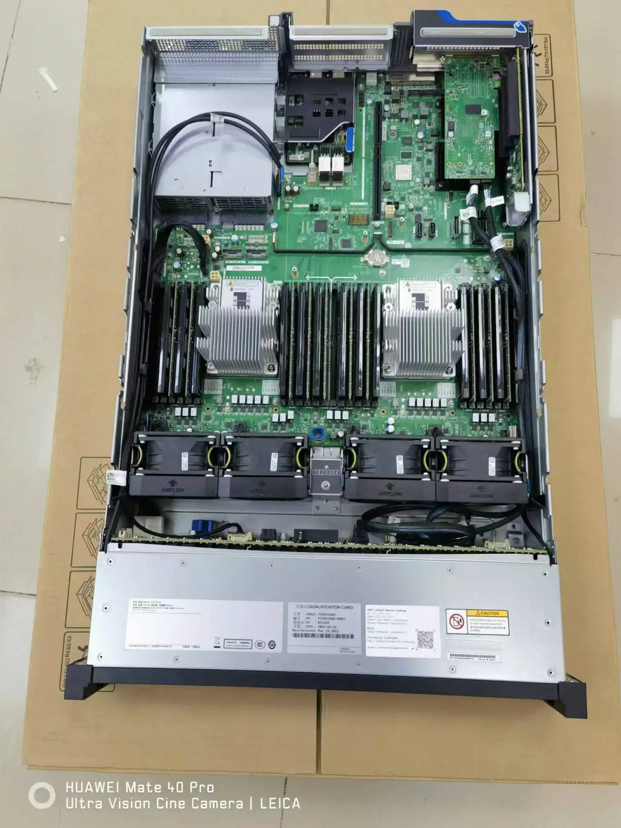 Huawei FusionServer 2488H V5 (H24H-0-S8AFM) เซิร์ฟเวอร์ 4 ซ็อกเก็ตความหนาแน่นสูงพร้อม Xeon Gold 6252 และพื้นที่เก็บข้อมูล SSD ระดับองค์กร