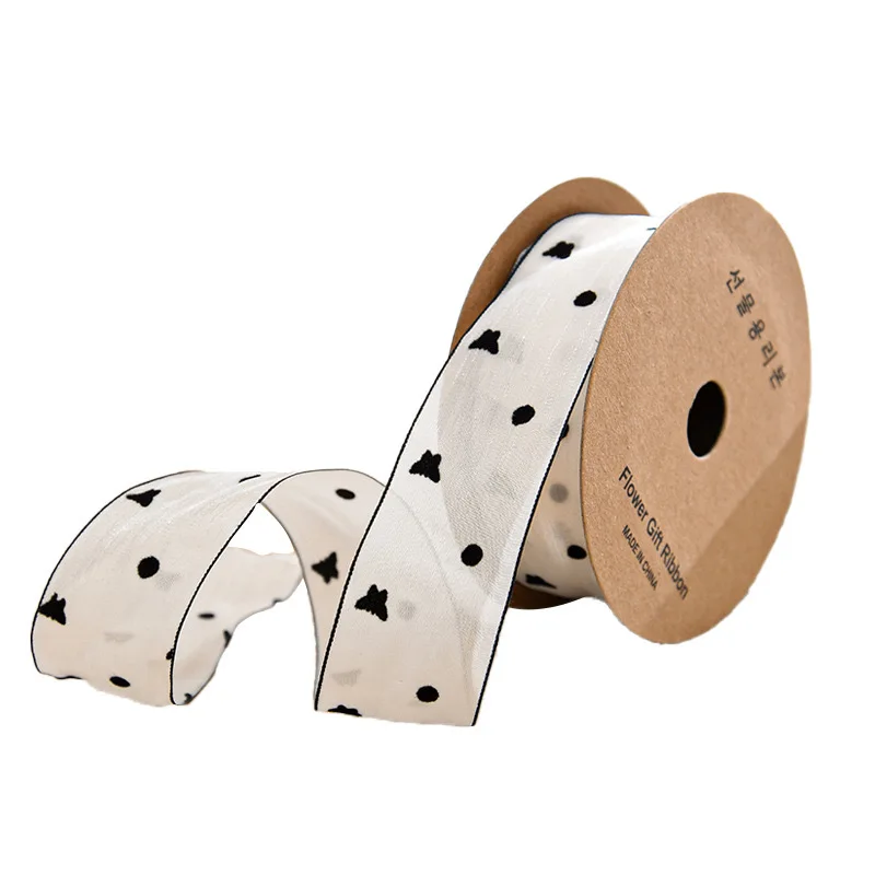 Лента из органзы с черным краем 4 см