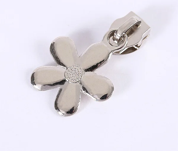 Hengda Factory Customized Zipper Flower Pullers Flower Shape Zipper Puller  Flower Zipper Puller
