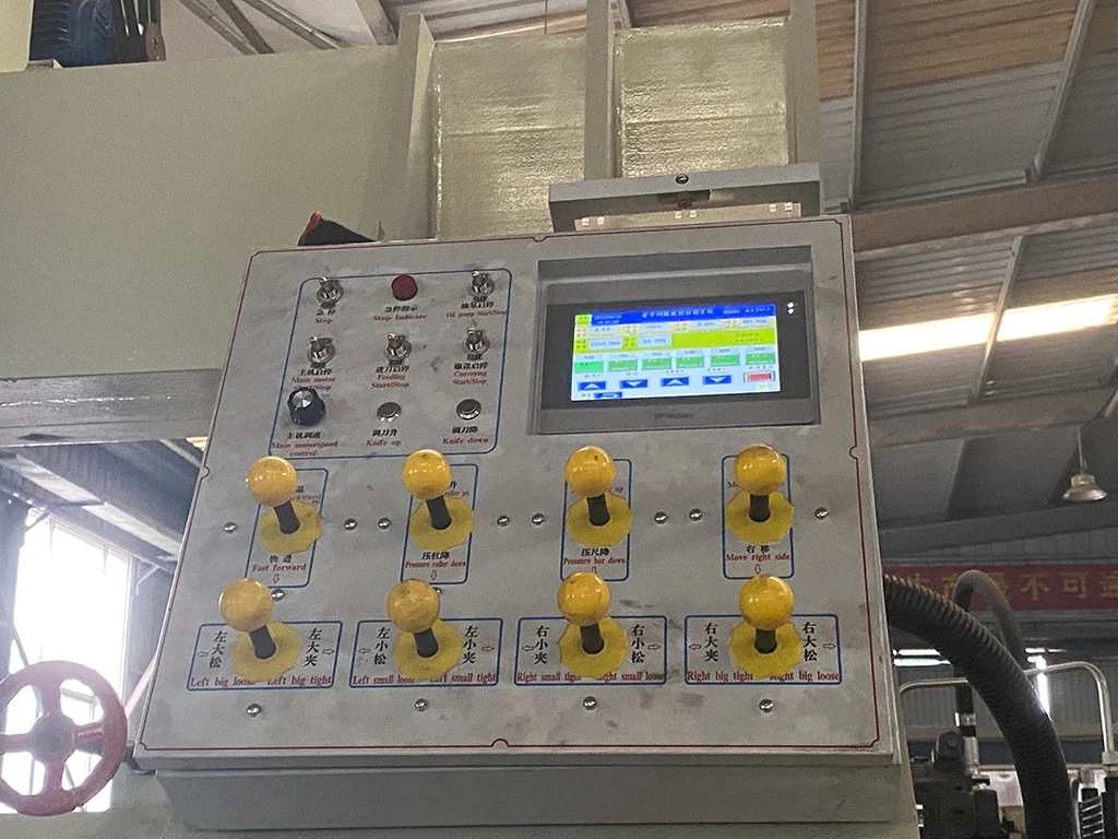 Log Peeling Machine / Spindle Veneer Rotary Cutting Lathe
