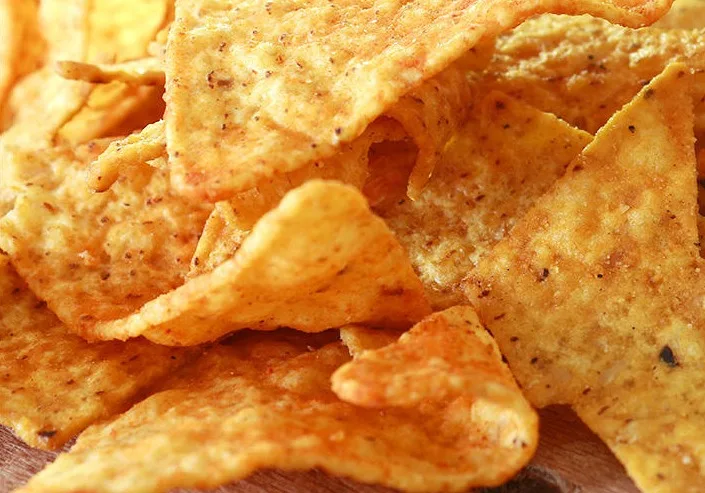 充气彩弹机制作玉米片颗粒油炸厂玉米片休闲食品挤出机 - buy frying