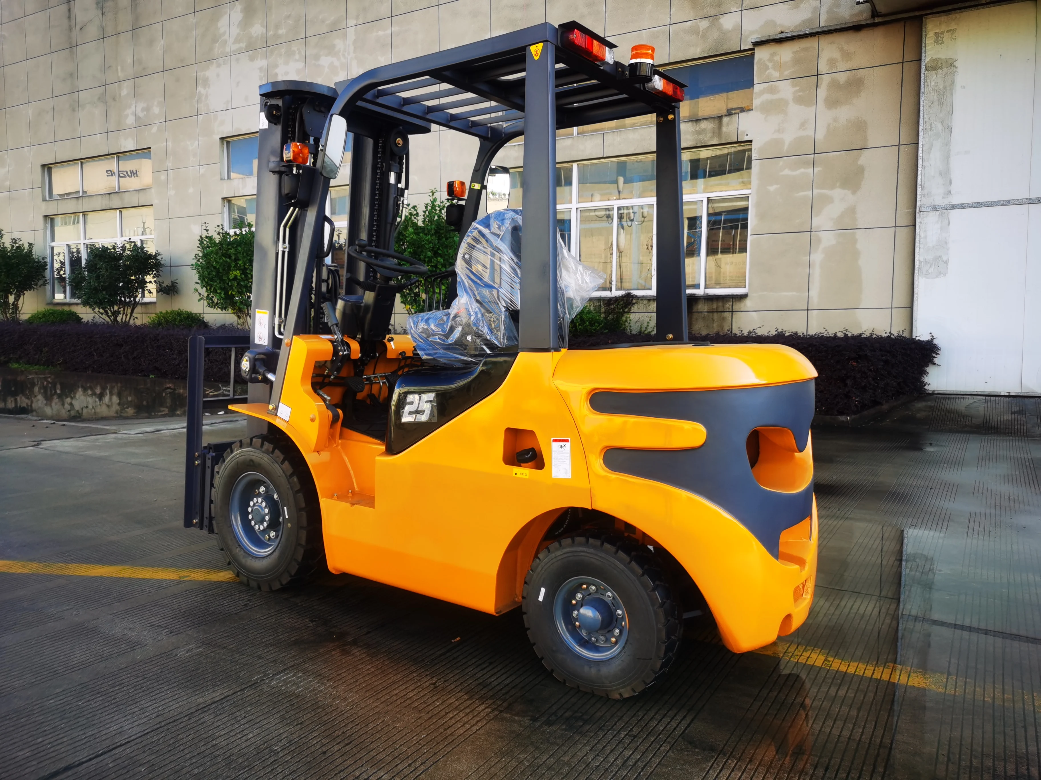 【CPC-LSF】だだ New Cpcd25 2500kg Low Mast Forklift Used for Sale in