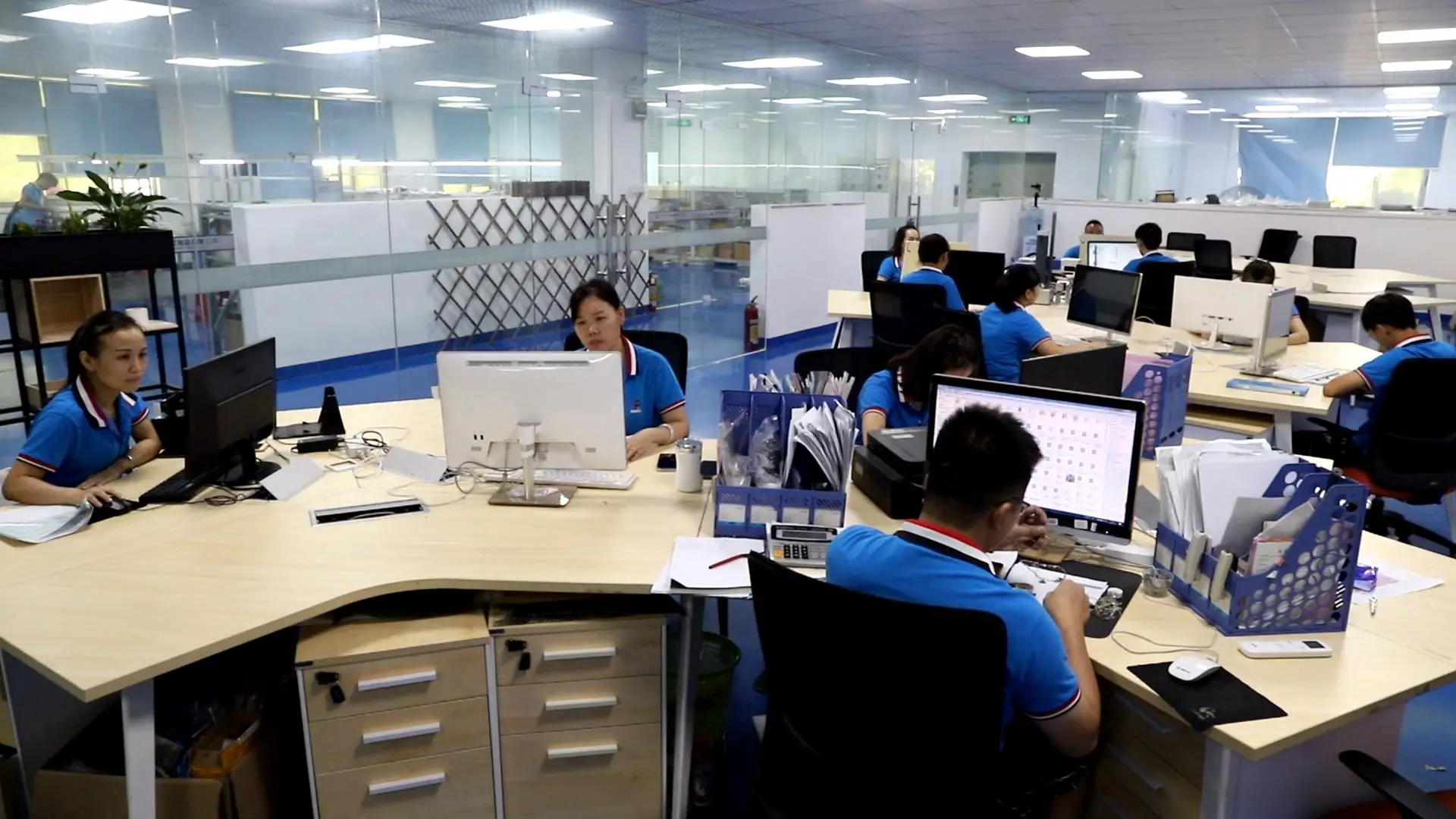 Yiwu Tuofeng Apparel Co., Ltd.