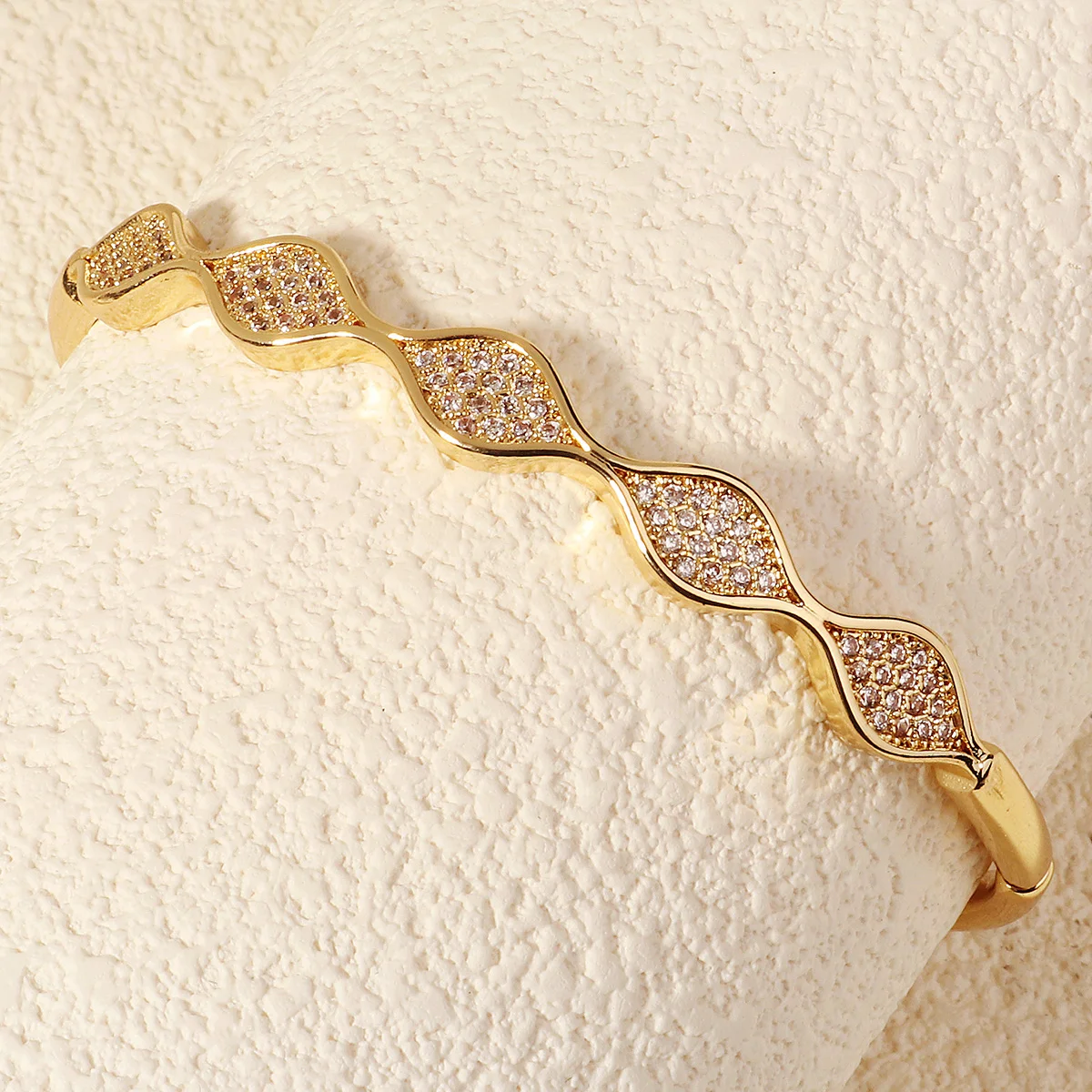 Irregular Copper Gold Plated With Zircon Hollow Bracelet Wedding Bride Bracelet for Women