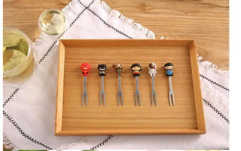 Hot Sales Stainless Steel Fruit Pick Kids Cute Princess  and Other Carton Fruit Fork Decorative Kids