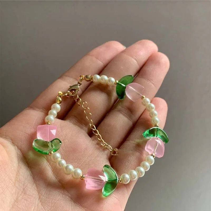 Elegant Pearl Tulip Necklace & Bracelet Set