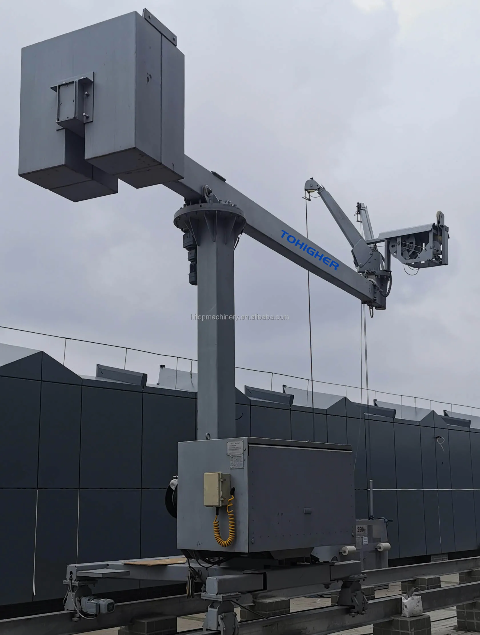 The Roof Tracking Bmu Building Maintenance System Is Used For The