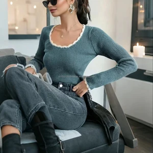 Women's Retro Contrast Color Slim Fit Knitted Autumn French Collar Casual Top Short Length Base Clothes