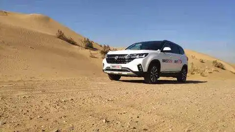 Высокоскоростной автомобиль Dongfeng новый внедорожник T5 китайский хорошего качества доступный Электрический бензин автоматический ручной свет Темный