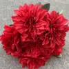 7 cabezas de dalias rojas