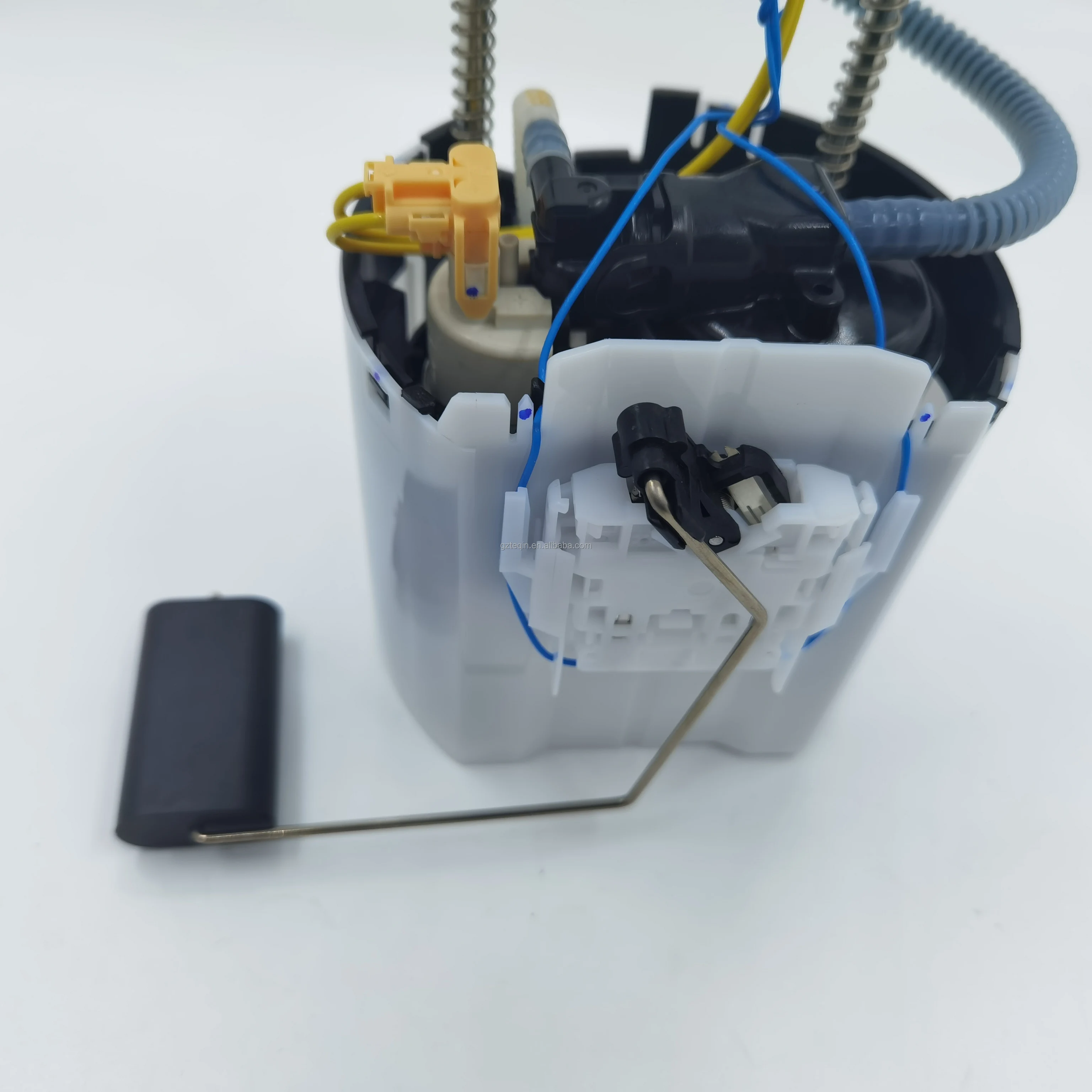 Fuel Pump Assembly 84100549 84317899 26225316 84106987 84607700 