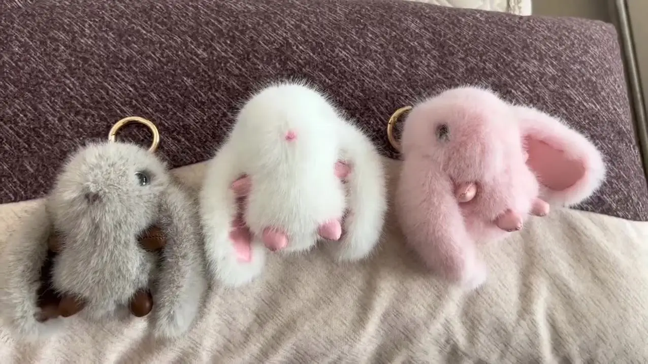 Fluffy Plush Bunny Keychain Cute Rabbit Fur Keychain Oem