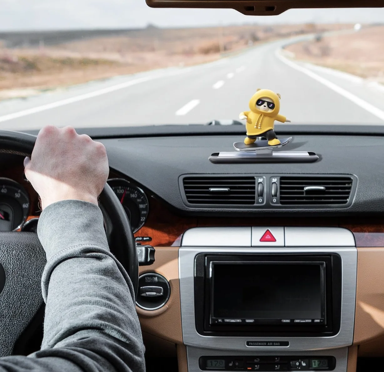 Car Dashboard Skateboard Ornament Cute Bear Figurine Plastic Fashionable Interior Accessories