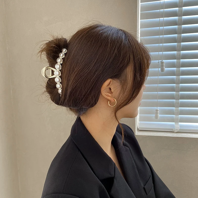 Корейский Металлический элегантный жемчуг банан бриллиант стразы заколка для волос Новый Модный дизайнерский 2021 аксессуары Зажимы