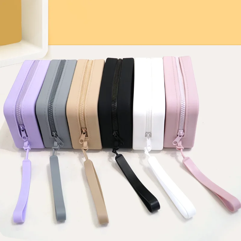 Custom Logo Waterproof Portable Travel Cosmetic Purse Handbag Small Fashionable Silicone Makeup Bag for Women 