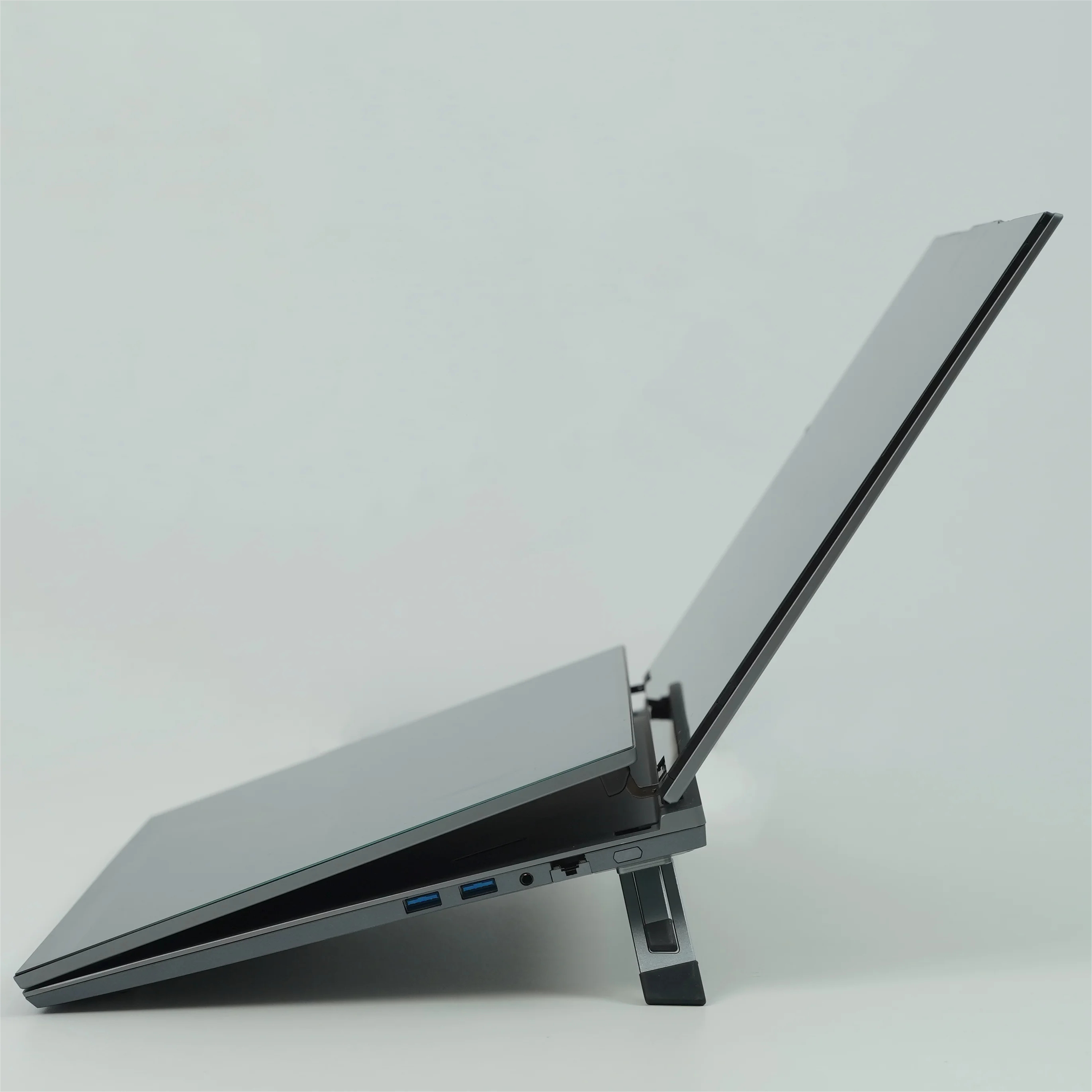 Double Screen Notebook 32GB RAM, 2TB SSD, Intel Core