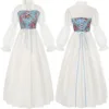 L'abito corsetto modello 2442 è bianco e vivace.