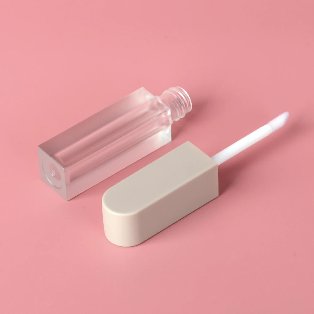 Omi Recyclable Plastic Empty Lip Gloss Containers For Cosmetic Use