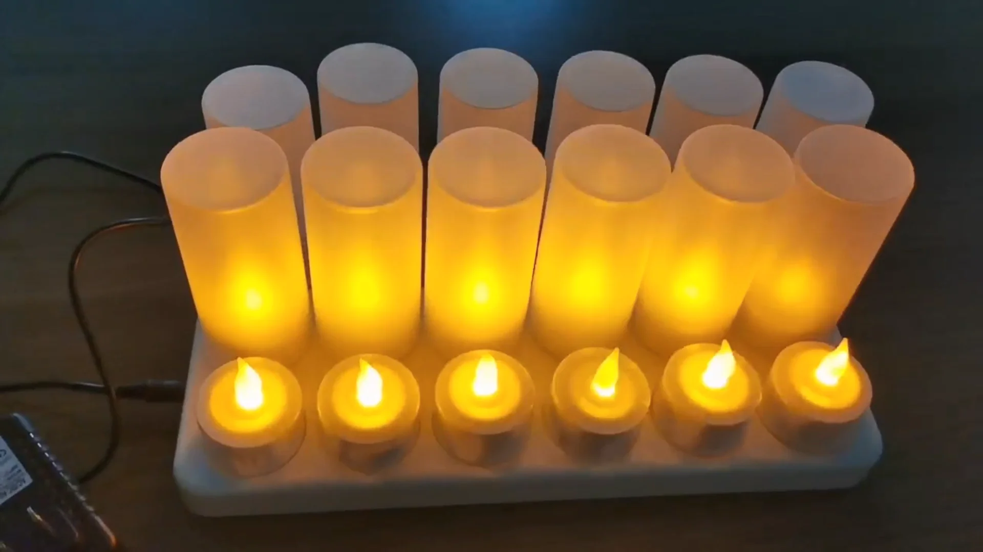 2022 Hot Style Set Of 12 Rechargeable Led Flameless Tealight Candles