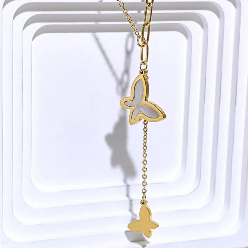 Shell Pendant Necklace