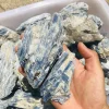 Materias primas cianita azul piedra