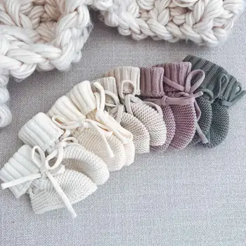 luxury Custom Solid Colour Organic Cotton Soft New Born Baby Boy Girl White Knit Booties Winter Socks Shoes Infant