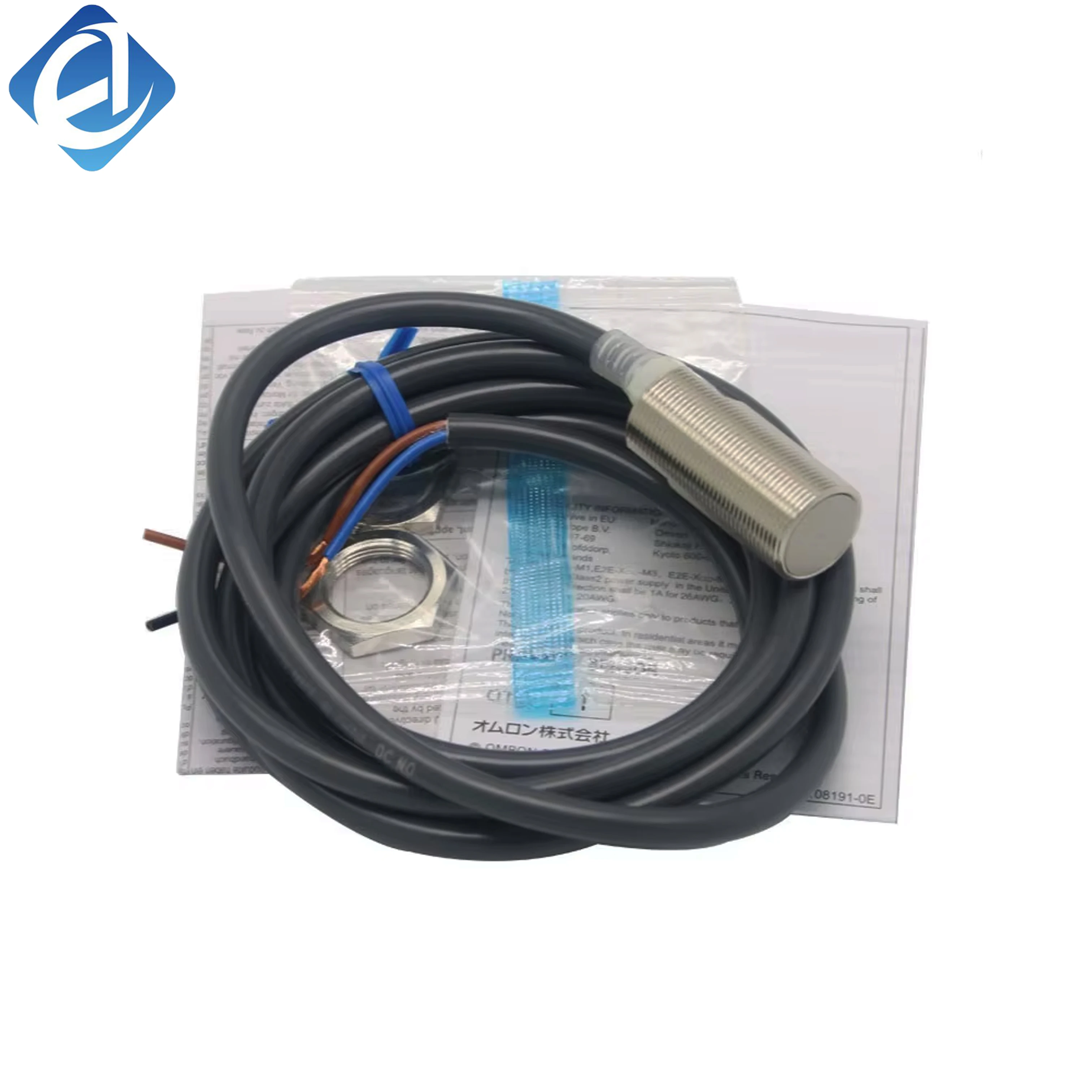 Ny, original induktiv nærhedssensor fra Omron-serien E2B. 30 mm lang føleafstand, stabil metaldetektion, stærk interferensmodstand og pålidelig drift. Anvendes bredt til grænsedetektion, positionsstyring og tælling i store mekaniske systemer.