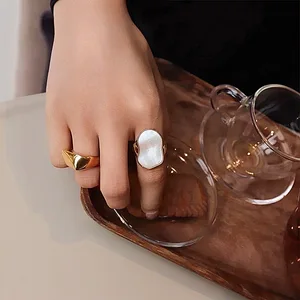 MW Stylish Accessory 18k Gold PVD Plated Vintage Luxury Women's Stainless Steel Fashion Ring Unique White Shell Rings