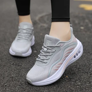 New Women Running Shoes Factory Direct Sale Low MOQ Breathable Mesh Upper Sneakers Lighted Trendy Thick Sole Sports Shoes