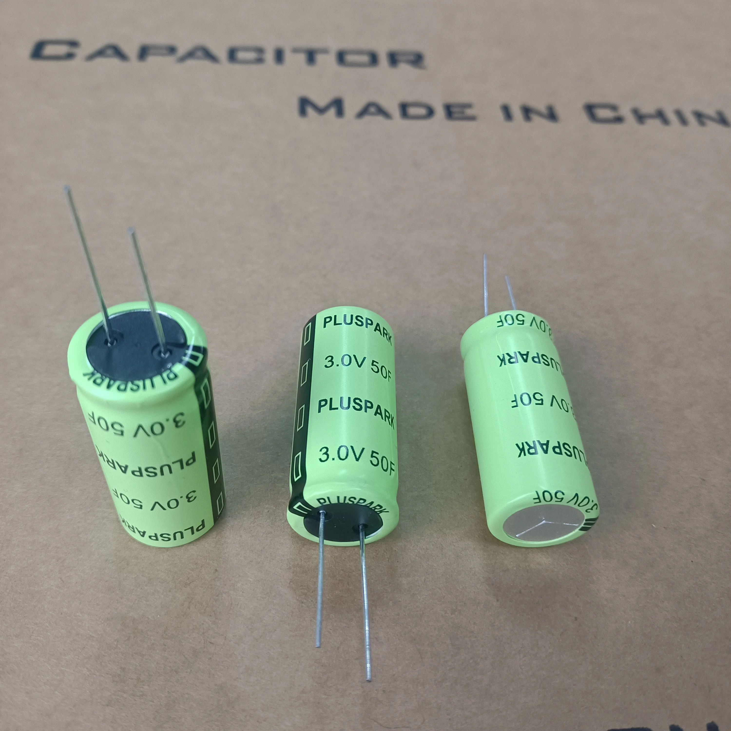 ウルトラキャパシタ 3.0V 50F 18x40mm スーパーキャパシタ ラジアル