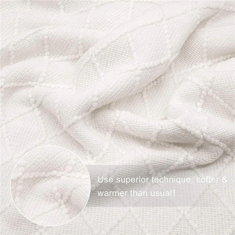 2024 Low Moq White Super Soft Cozy Textured Solid Tassels Decorative Lightweight Acrylic Knitted Couch Throw Blanket