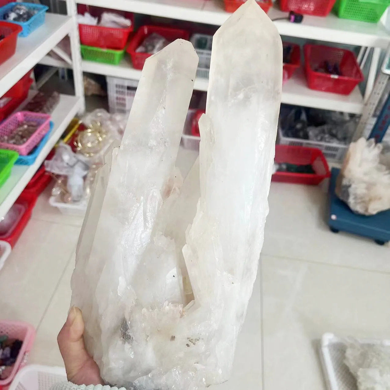 Оптовая продажа необработанный камень большие прозрачные кластеры кварца Исцеляющие