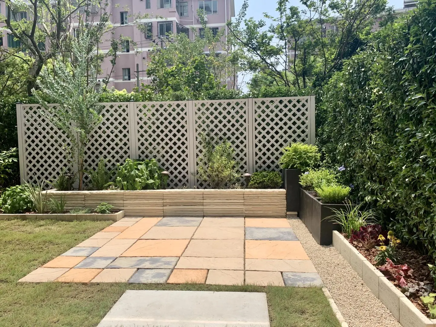 Easy DIY Installation Durable PVC  Fencing Custom Size Fence Trellis Lattice Plastic Building Material for Garden ,park