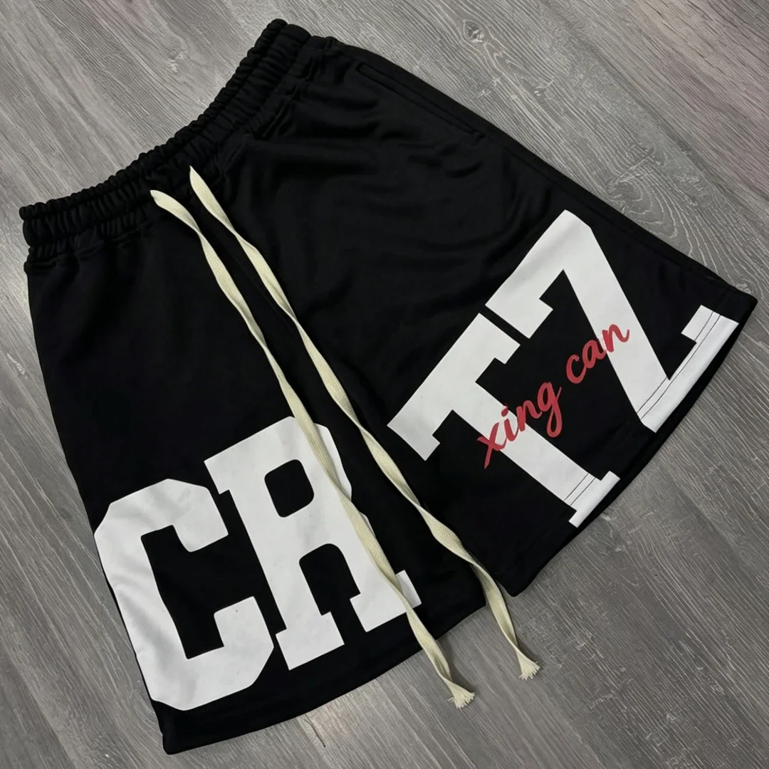 Lekkie letnie męskie szorty streetwear z bawełny o dużej gramaturze, z cyfrowym nadrukiem DTG, gumką w pasie i sznurkiem do regulacji
