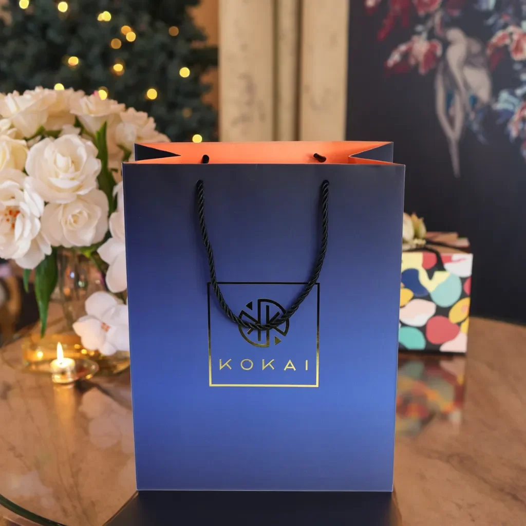 Custom Luxury Gift Bag Blue Fashionable Clothing Hot Stamping Packaging Shopping Paper Bags