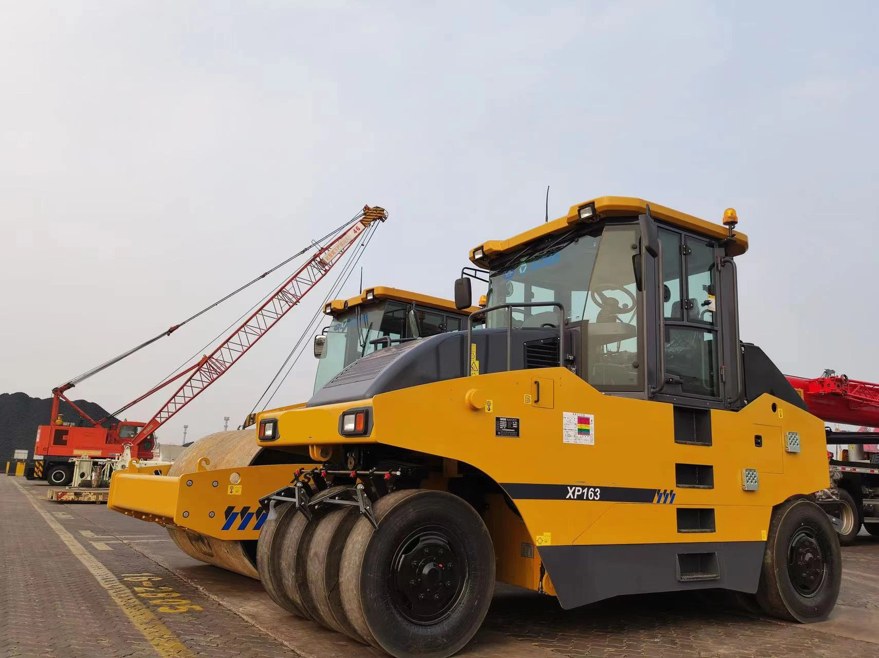 Новый шинный ролик XP163 16 тонн пневматический дорожный каток с запасными частями