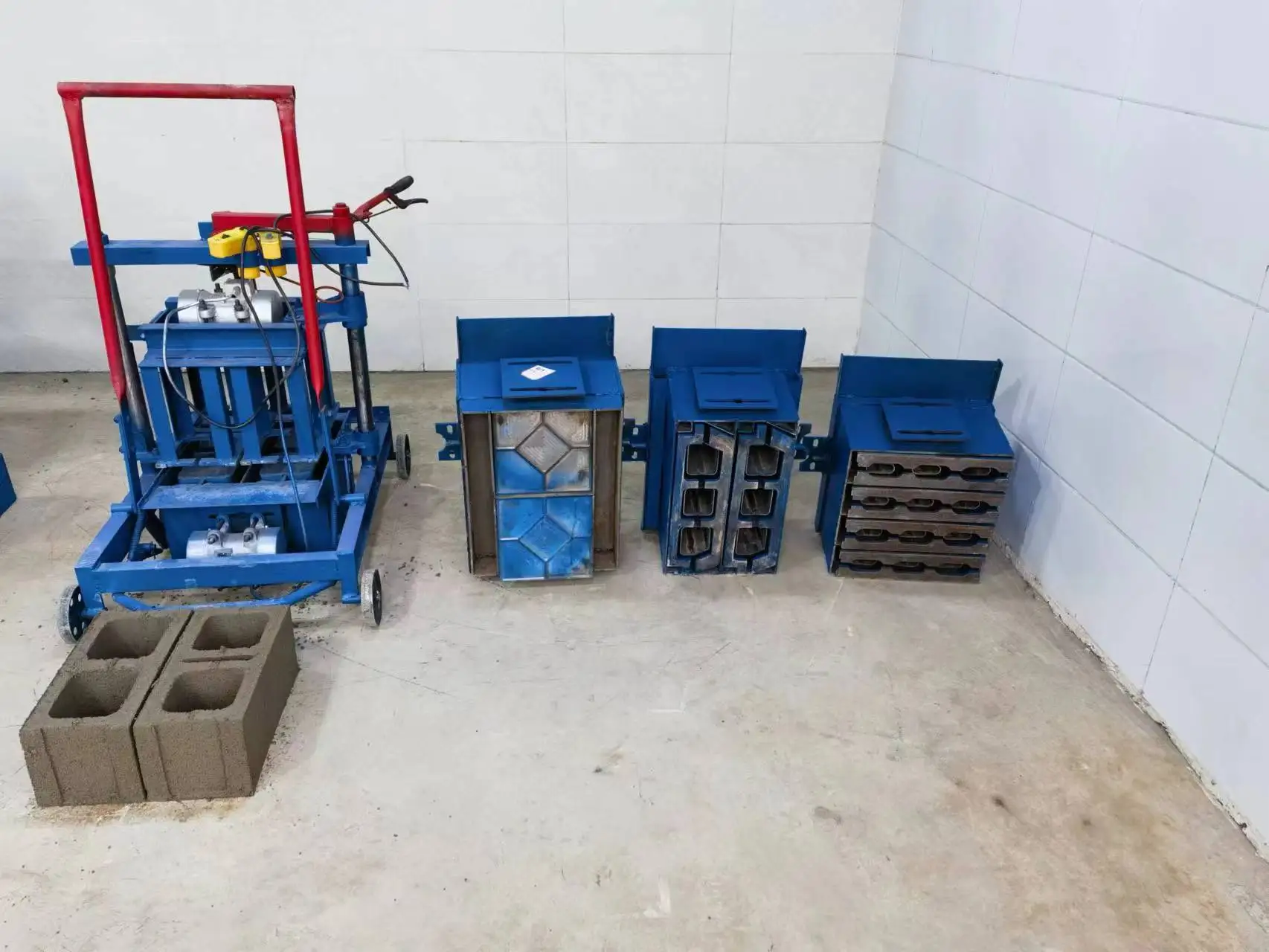 Australia Manual Small Diesel Vibrating Soil Hollow Cement Laying Block Concrete Brick Making Machine Price Japan