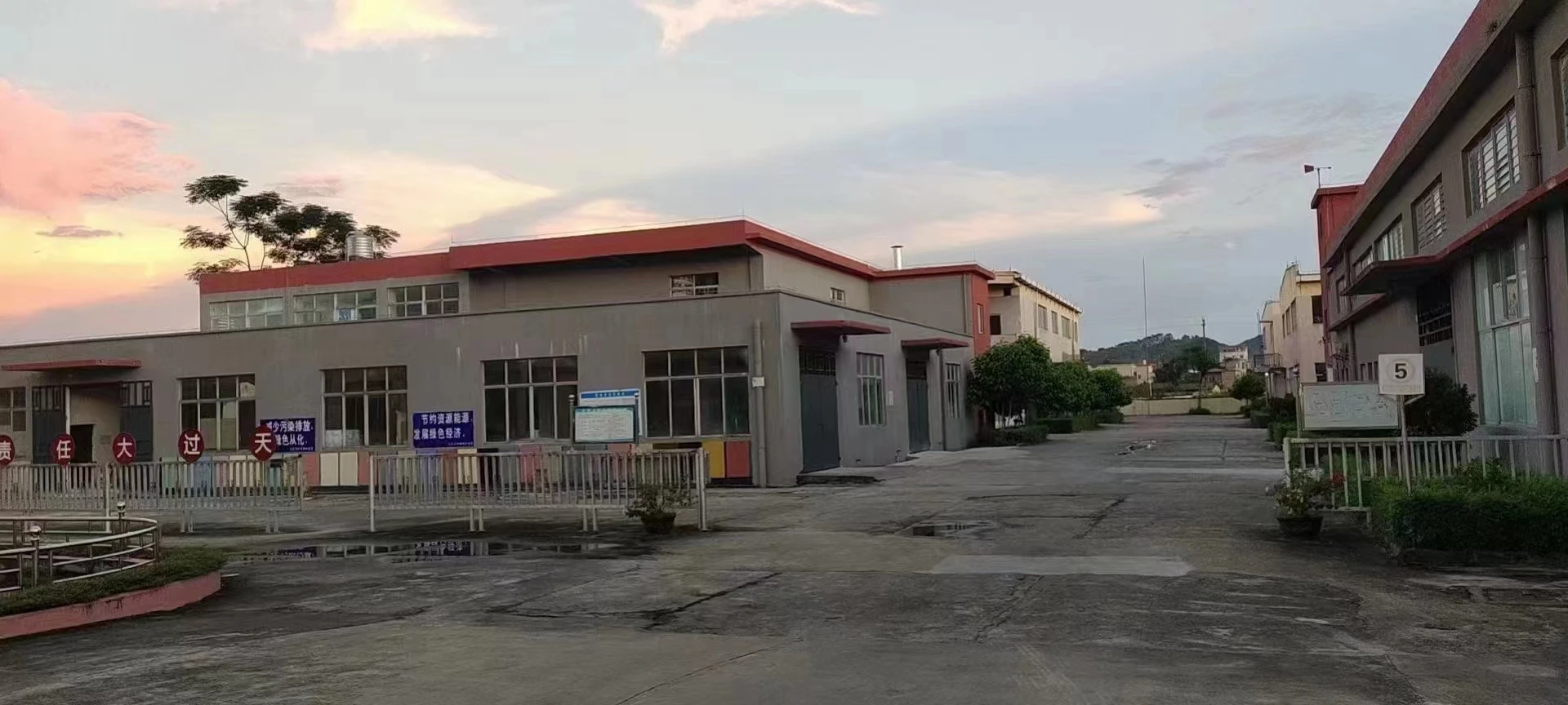 Guangzhou Dsb Automotive Supplies Co., Ltd. 2