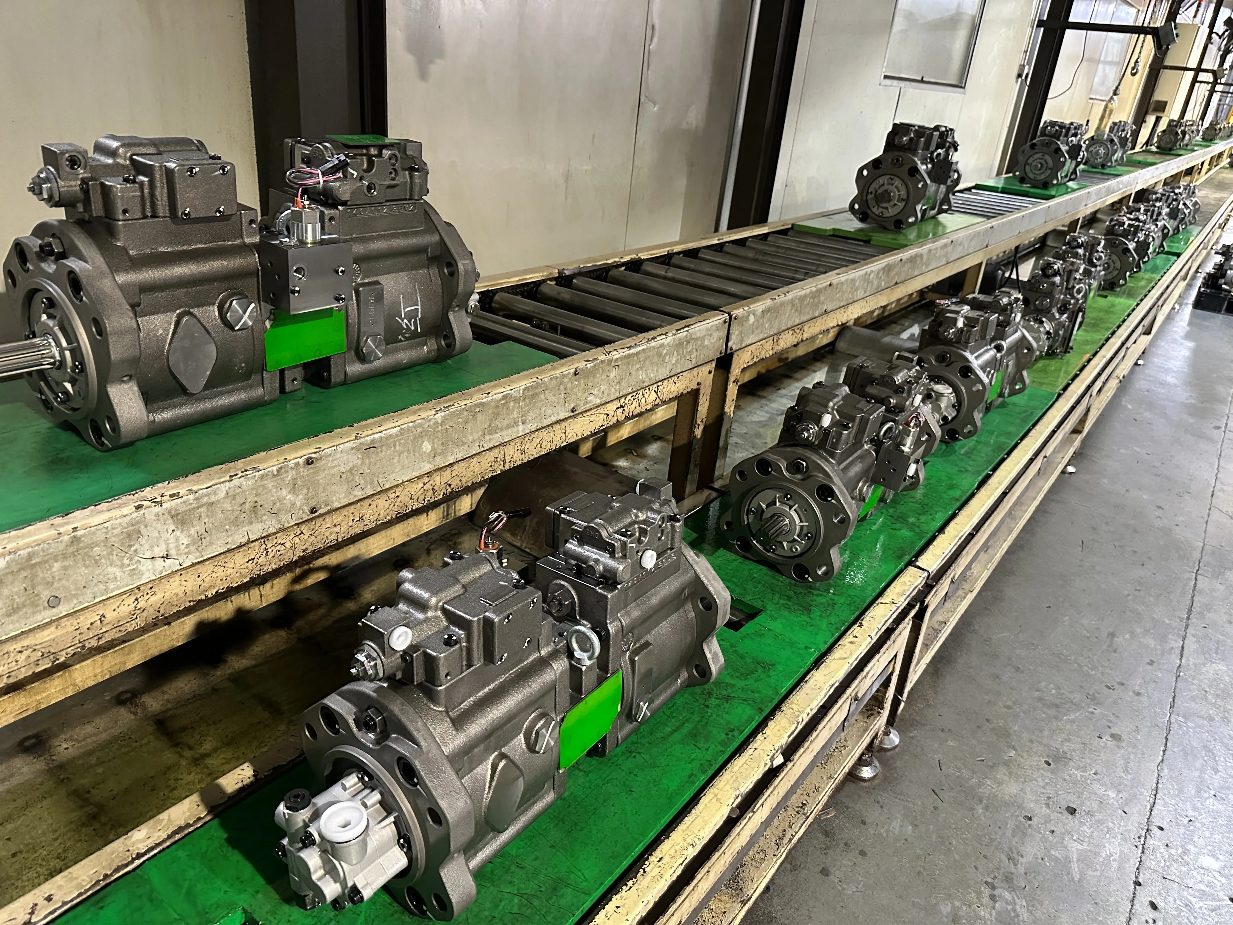 HPK300 Excavator Hydraulic Main Piston Pump 9298854 YB60000246 for