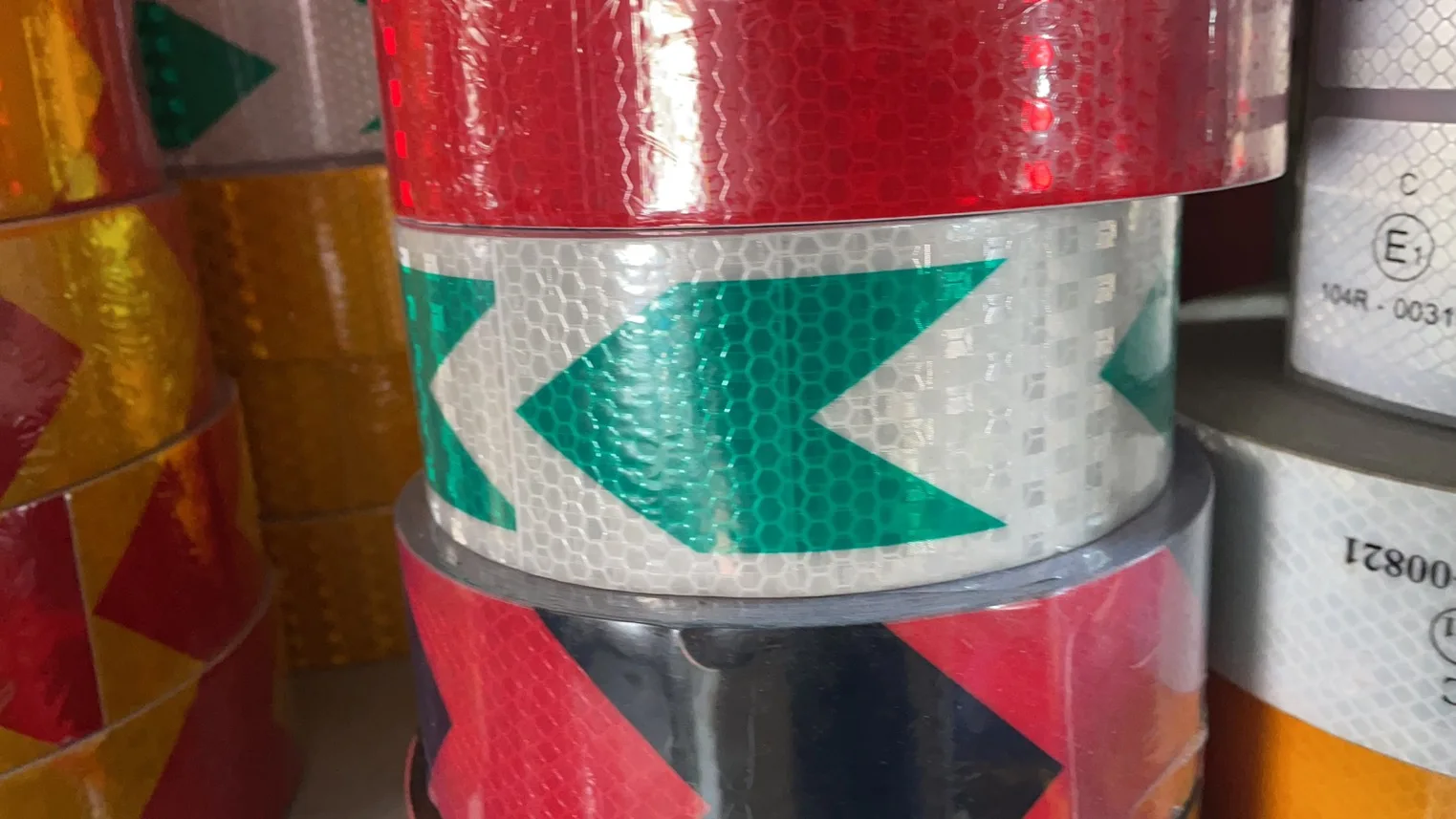 Желтая/зеленая и черная стрелка предупреждающая лента для безопасности дорожного движения отражающая наклейка светоотражающая