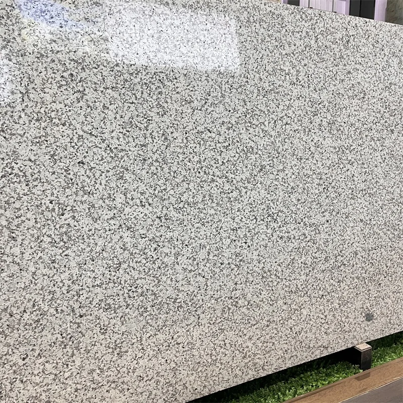 चीन से सस्ती कीमत पर बारबरा व्हाइट ग्रेनाइट बाहरी दीवारों के लिए और क्लैडिंग के लिए, उच्च गुणवत्ता वाली सफेद ग्रेनाइट स्लैब टाइल्स