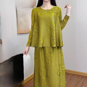 High-end and Elegant Large-size Women's Outfit with Ultra-comfortable and Soft Fabric  Hand-embroidered Women's Two-piece Set