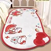 Verano - Hello Kitty con su cabezón rema un bote pequeño.