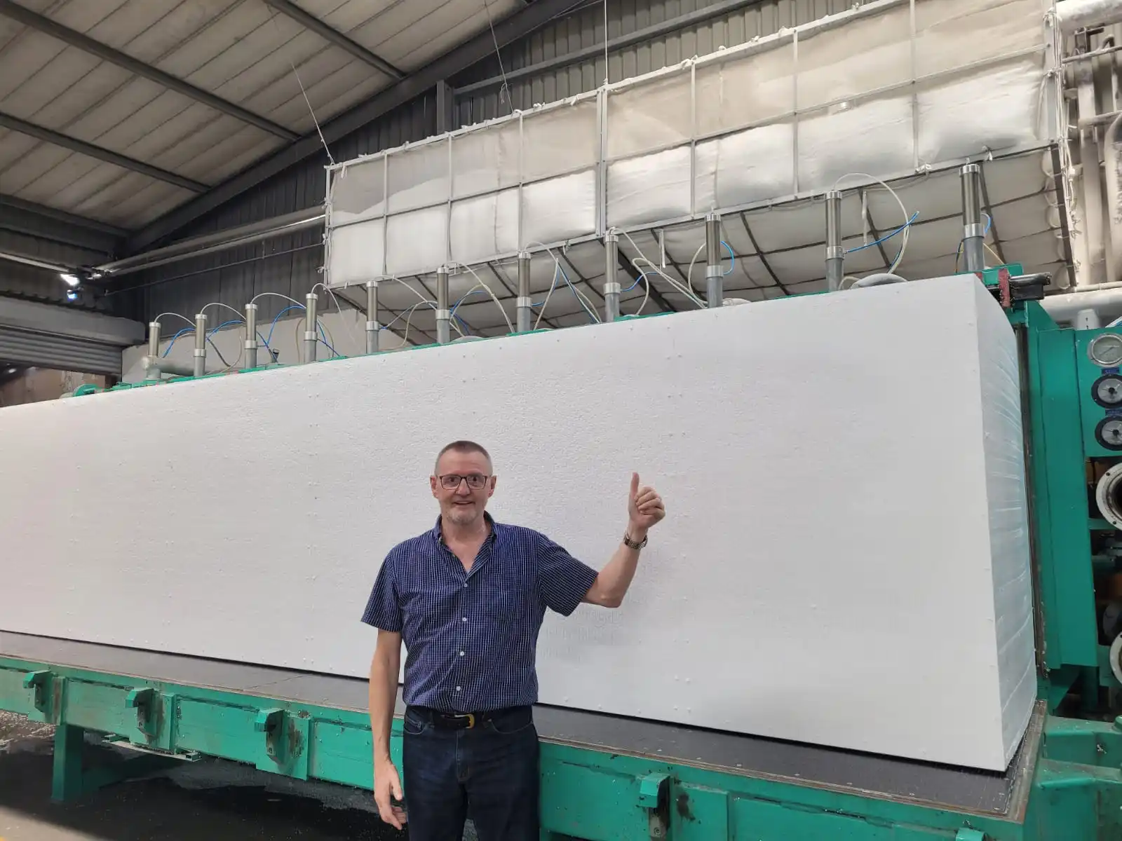 Factory Price Automatic EPS Expandable Polystyrene Foam Vacuum Forming Block Moulding Machine