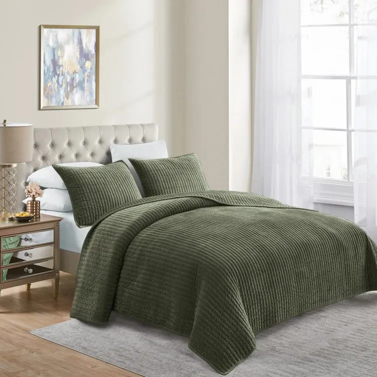 High Quality Comfortable Soft Velvet Flannel Luxury Comforter Sets Bedding