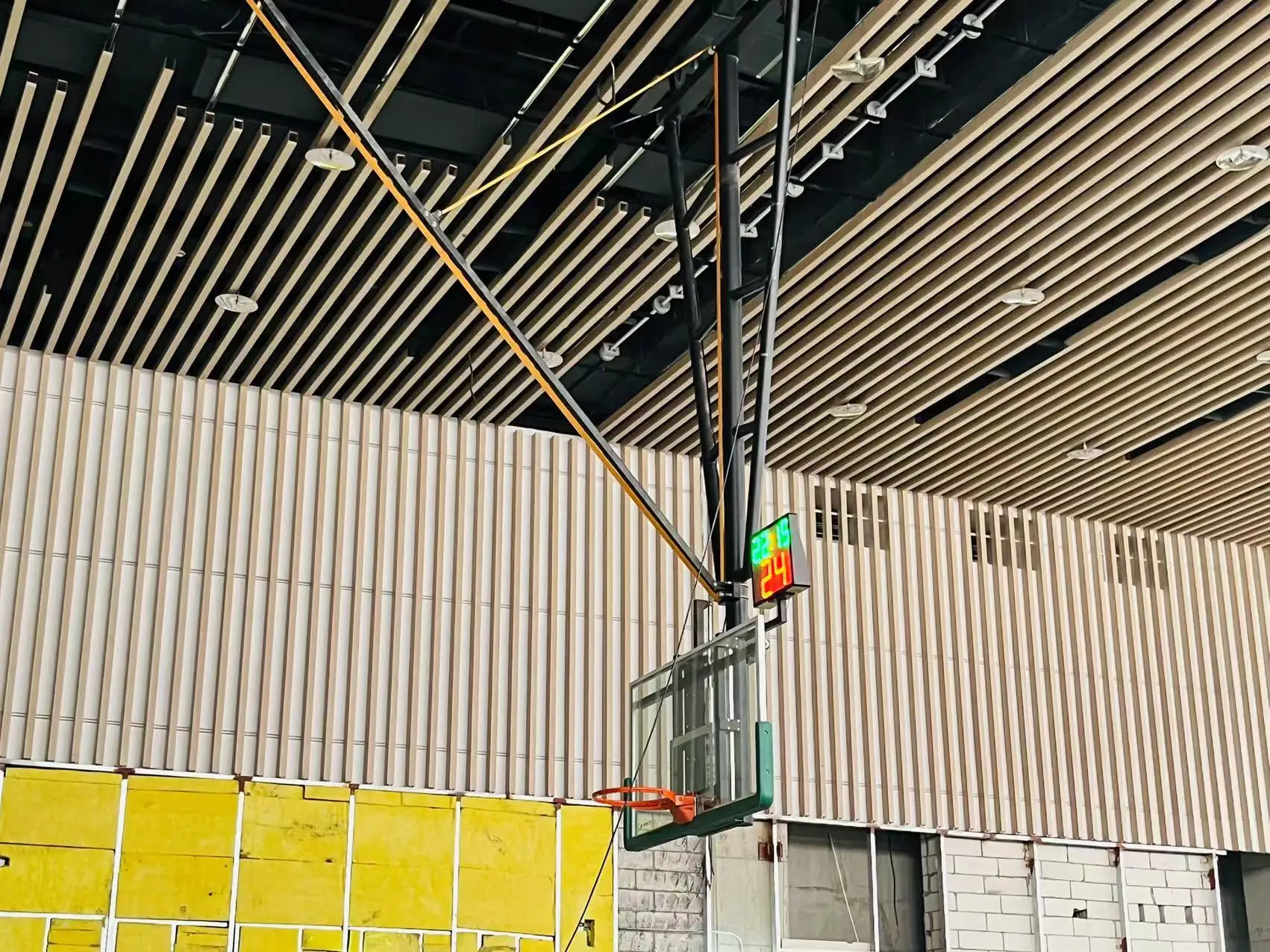 Electric Control Retractable Hanging Basketball Hoop/Electronically Controlled Ceiling Mounted Basketball Basketball Stand