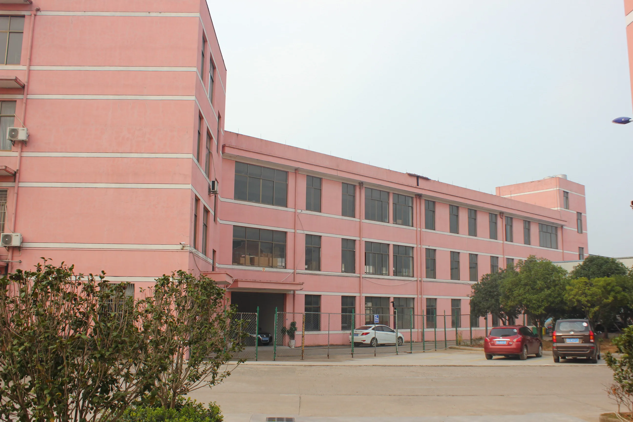 Hangzhou Baiyeban Dress Co., Ltd.