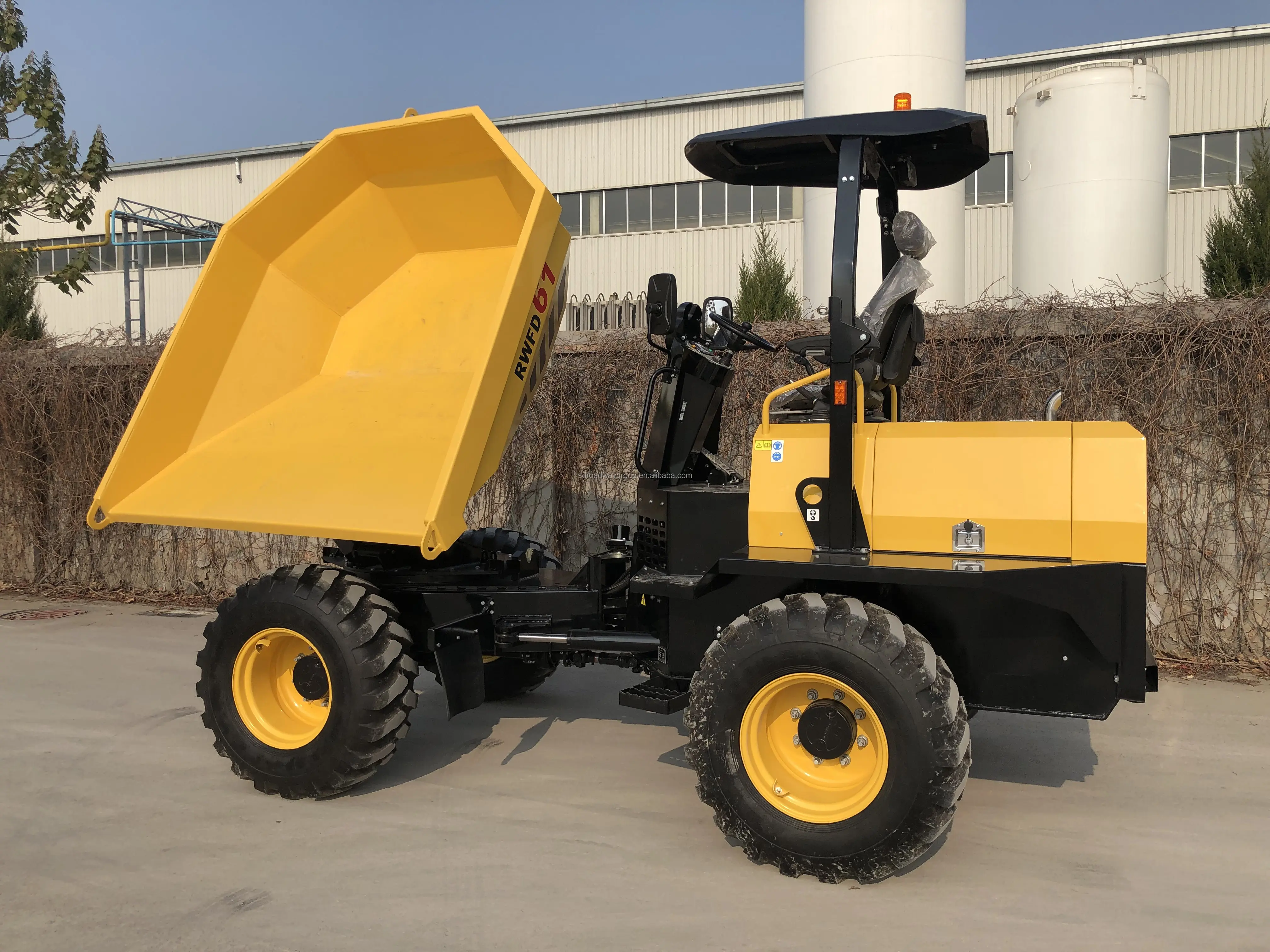 Hot Selling 3 Ton 6 Ton Mini Dumper Flexible Durable With 270 Degrees Rotation Small Dumper supplier