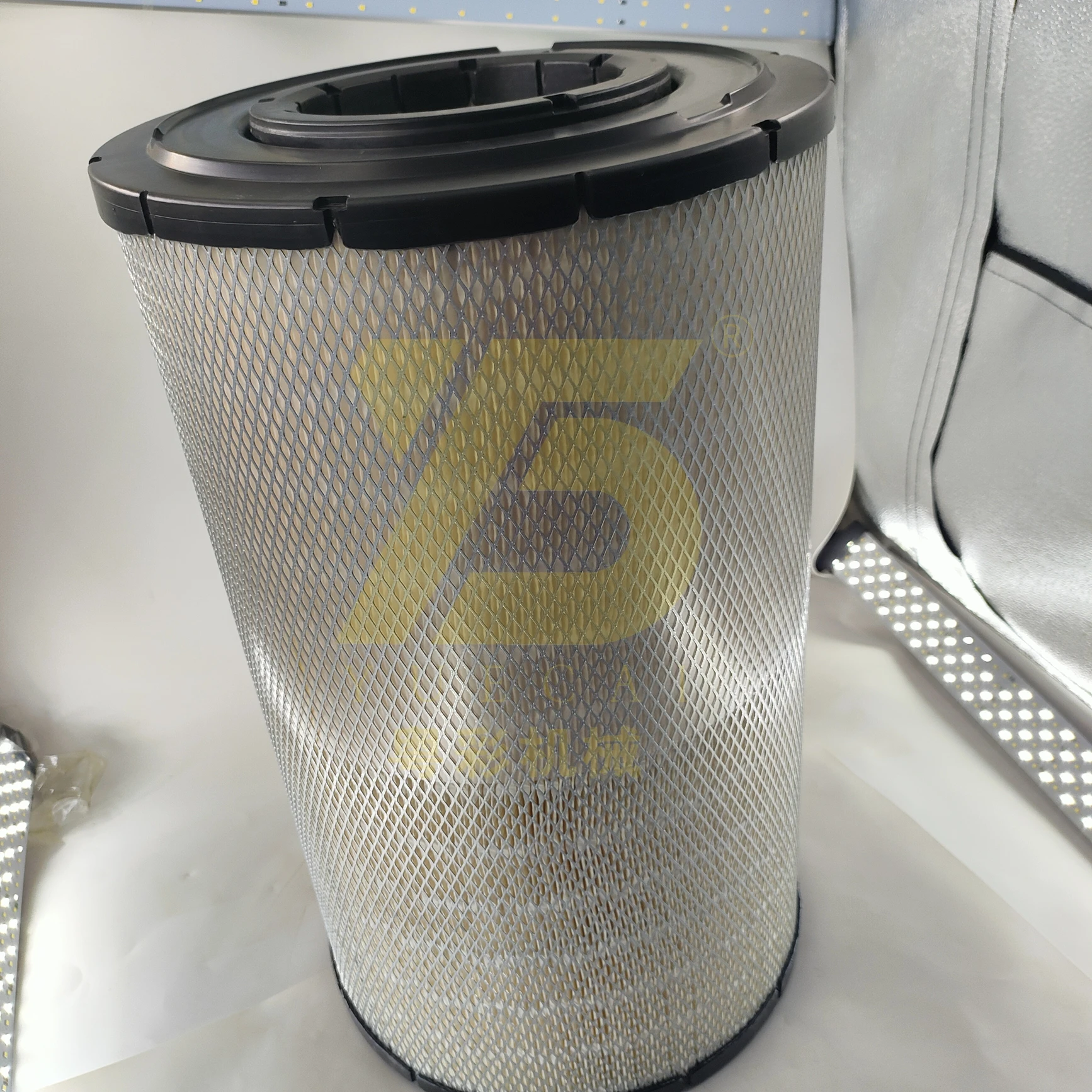 YUE CAI Construction Machrinery Spare Parts Filter 15193228 VOE15193228 Air Filter