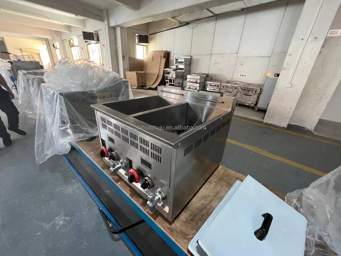 China Commercial Chip Gas Fryer Temperaturecontrolled 16l Deep Fryer